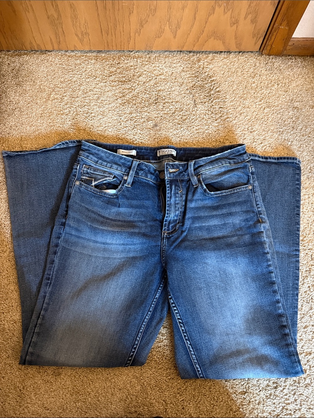 Vigoss Women's Straight Leg Jeans in Washed Blue